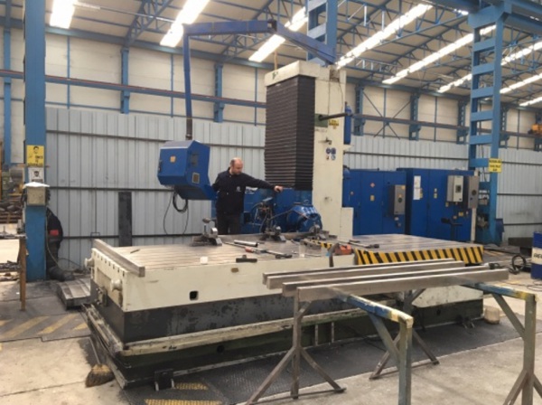 CNC VERTICAL MACHNING CENTER FCM400<br>X: 4.000mm, Y: 2.000mm, Z: 1.000mm