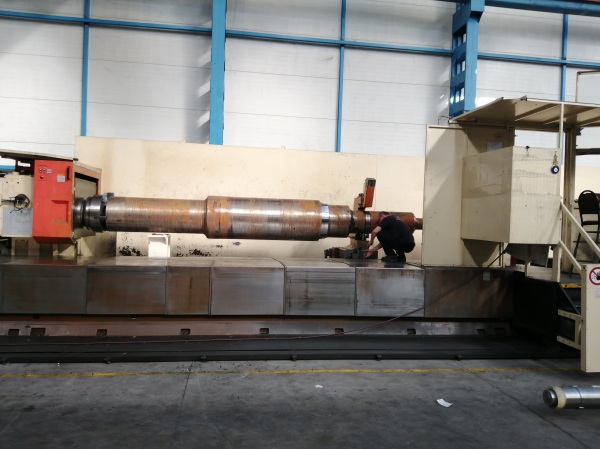 CNC HEAVY DUTY LATHE  STANKO <br>Length: 5.000 mm, Dia.: Ø 1.250mm