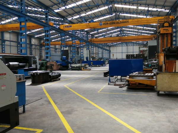 HEAD OVER CRANES  <br>32 Tonnes: 1 Piece <br>25 Tonnes: 1 Piece<br>10 Tonnes: 1 Piece<br>5 Tonnes: 1 Piece
